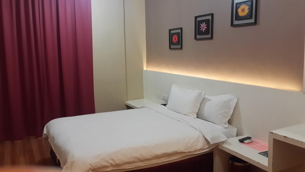 Avida Hotel Labuan Exterior photo