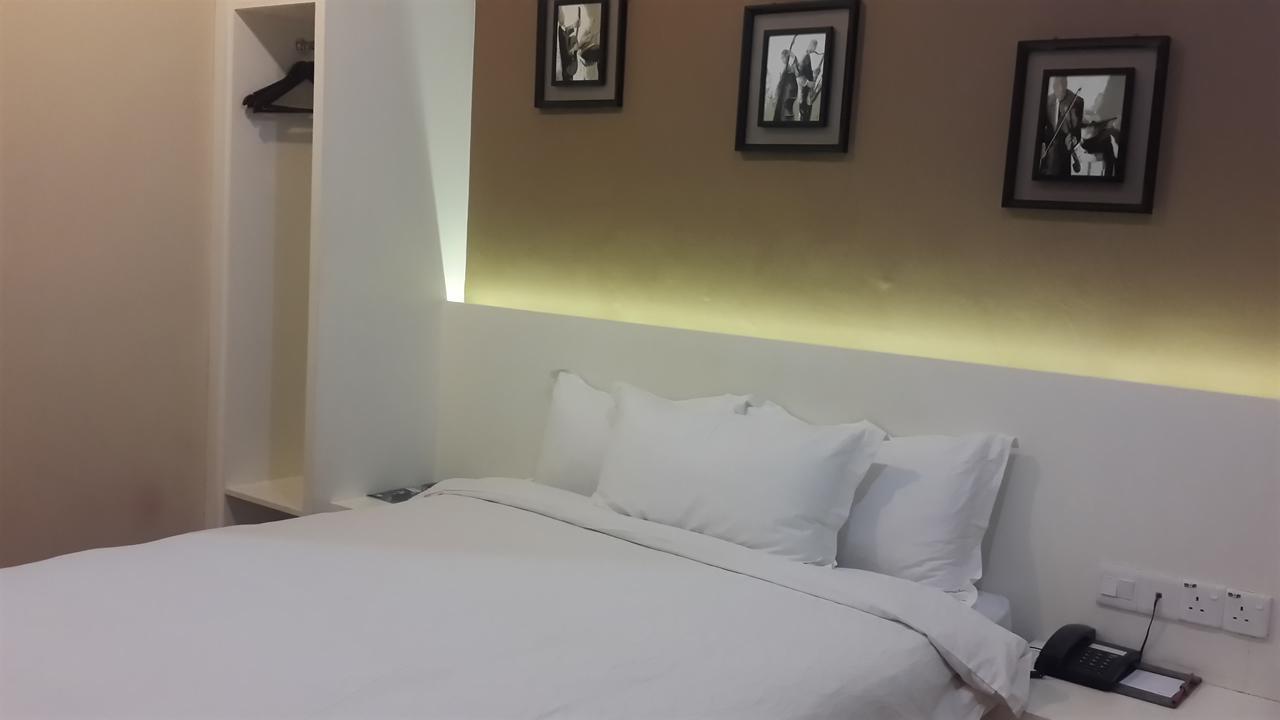 Avida Hotel Labuan Exterior photo